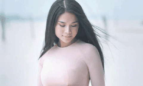 Cô gái gây bão cộng đồng mạng với ca khúc “Việt Nam ta chống dịch Corona”