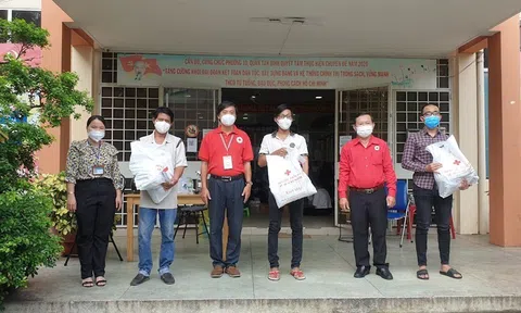 Hội Chữ thập đỏ TPHCM chăm lo đồng bào dân tộc Khmer khó khăn