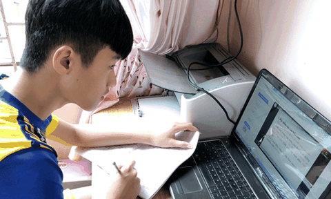 Kiên Giang: Dịch bệnh diễn biến phức tạp học sinh học qua môi trường Internet