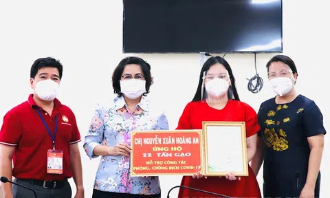 Tiếp nhận 82 tấn gạo hỗ trợ người dân TPHCM bị ảnh hưởng dịch Covid -19