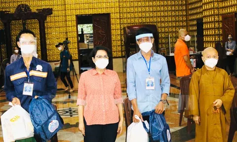 23 tình nguyện viên các tôn giáo tham gia hỗ trợ tuyến đầu chống dịch