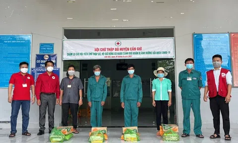 “Chuyến xe nghĩa tình” Cần Giờ chăm lo các hộ giữ rừng bị ảnh hưởng bởi dịch bệnh