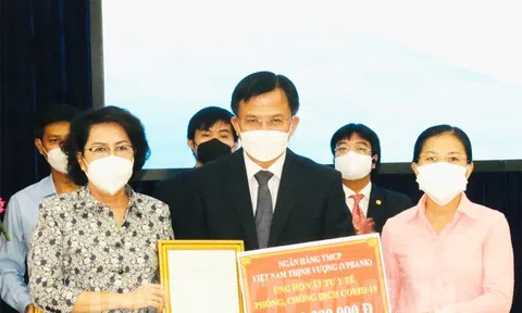 TPHCM tiếp nhận hơn 368,2 tỷ đồng ủng hộ vật tư, trang thiết bị y tế hỗ trợ công tác phòng, chống dịch Covid-19