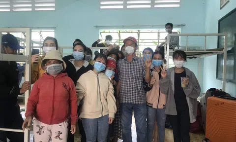 Người nông dân tự bỏ ra 160 triệu đồng để hỗ trợ tiền xăng, tiền ăn cho người lao động khó khăn về quê