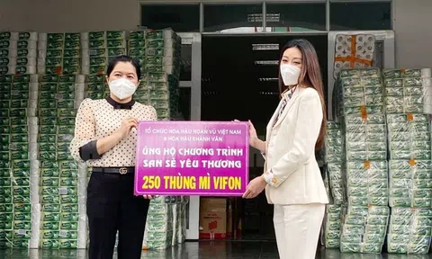 Hội Liên hiệp Phụ nữ TPHCM tiếp nhận quà chia sẻ yêu thương cho phụ nữ có hoàn cảnh khó khăn