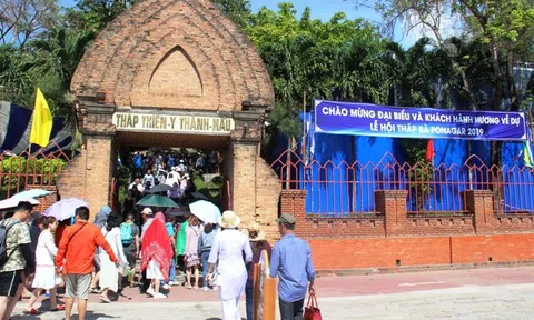 Tháp Bà Ponagar và danh thắng Hòn Chồng mở cửa đón khách từ ngày 15/10