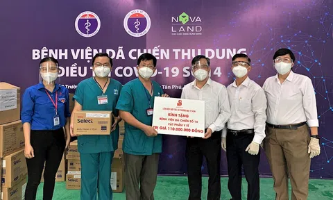 Saigon Co.op trao tặng vật phẩm y tế cho tuyến đầu chống dịch