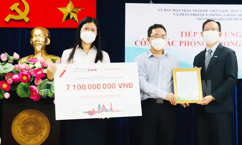 TPHCM: Tiếp nhận gần 27 tỷ đồng và 400 tấn gạo hỗ trợ công tác phòng, chống dịch Covid-19
