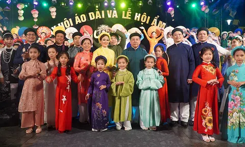 Đẩy nhanh tiến độ thực hiện Đề án Tủ sách Huế và Đề án “Huế - Kinh đô Áo dài”