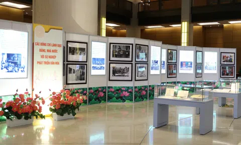 Triển lãm “Văn hóa soi đường cho quốc dân đi”: “Lời kể” về câu chuyện quá khứ hào hùng của dân tộc