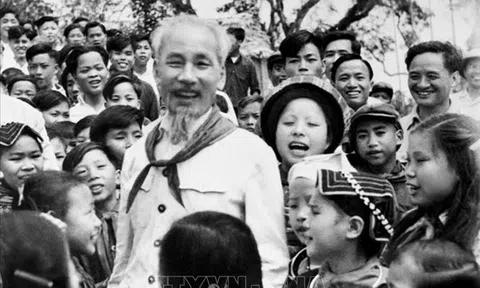 Chủ tịch Hồ Chí Minh và những tư tưởng "soi đường" về văn hóa