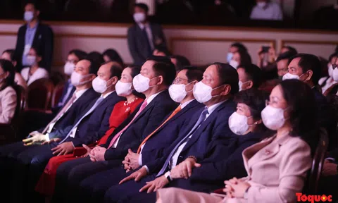 "Niềm tin và khát vọng" giữ gìn, phát huy giá trị văn hóa- sức mạnh con người Việt Nam trong sự nghiệp xây dựng và bảo vệ Tổ quốc