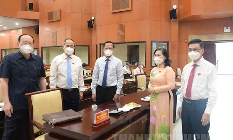 UBND TPHCM trình các nghị quyết quan trọng liên quan đến đời sống thiết thực của người dân