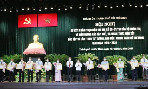 Đảng bộ EVNHCMC: Học tập Bác để phát huy sức mạnh tổng hợp, hoàn thành tốt nhiệm vụ chuyên môn