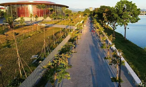 Thành phố Huế, phát triển nền kinh tế đa dạng năm 2022, tìm kiếm các sản phẩm dịch vụ mới phục vụ du lịch