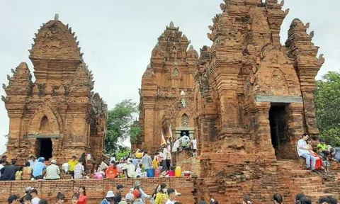 Ninh Thuận: Cần phát huy các thế mạnh, tạo sản phẩm mới để phát triển du lịch