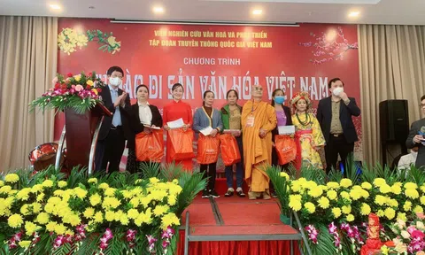 Nghệ nhân Thanh Đồng Dương Thị Hà My bền bỉ giữ lửa nghệ thuật chầu văn