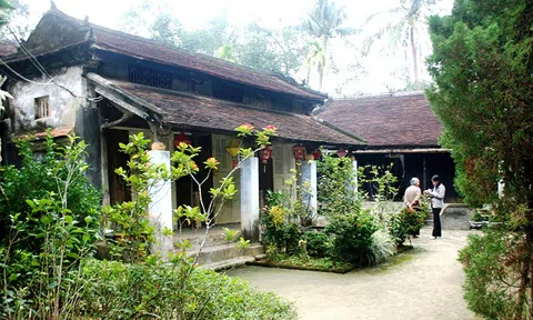 Không gian riêng của nhà rường Huế mềm mại mà cá tính, là điểm nổi bật của tính cách Huế