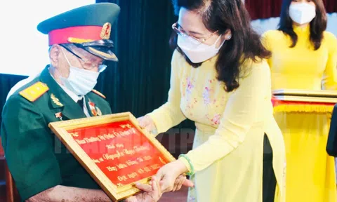 Những chiến sĩ cách mạng kiên cường, khẳng định tấm lòng thủy chung sắt son với Đảng, với Nhân dân