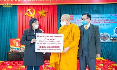 Chùa Ba Vàng: Trao quà Tết gắn kết yêu thương 1.000 suất quà trị giá hơn 1 tỷ đồng được gửi tới người dân và các em học sinh nghèo vượt khó
