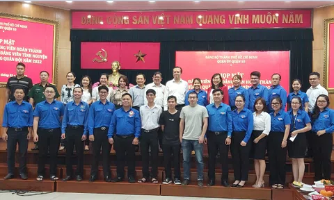 Quận 10 gặp gỡ, động viên đảng viên trẻ trước khi lên đường nhập ngũ