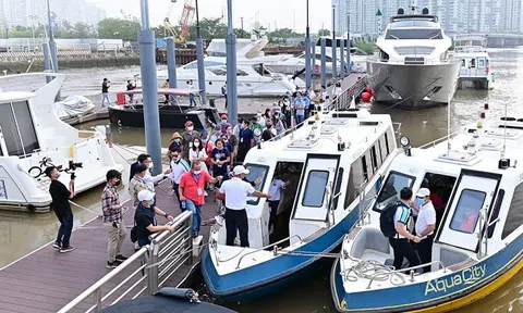 Độc đáo tour trải nghiệm biệt thự mẫu đô thị đảo Phượng Hoàng - Aqua City bằng đường sông