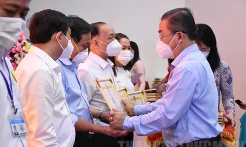 Quận 8 (TP.HCM): Họp mặt kỷ niệm Ngày Thầy thuốc Việt Nam