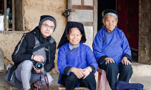 Chàng trai trẻ trên nẻo đường đi đến mọi miền quê hương