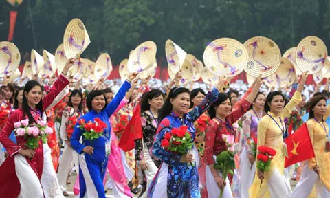 Phát huy giá trị và vẻ đẹp đích thực của phụ nữ Việt Nam