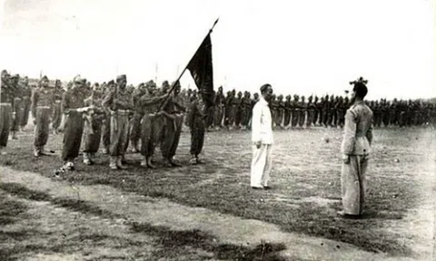 Bác Hồ với chuyện “làm việc to” hay “làm quan lớn”