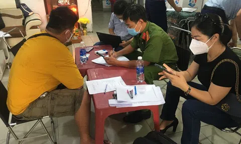 TP.HCM: Phá đường dây buôn lậu thuốc, kit test COVID-19 số lượng lớn