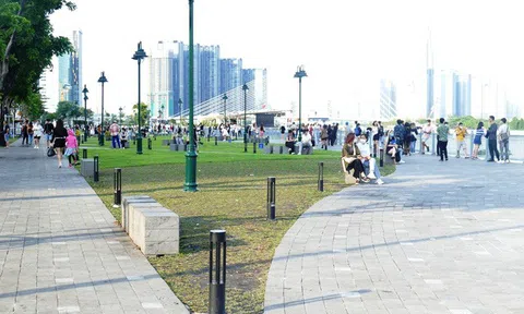 Diện mạo mới, công viên bến Bạch Đằng thu hút du khách