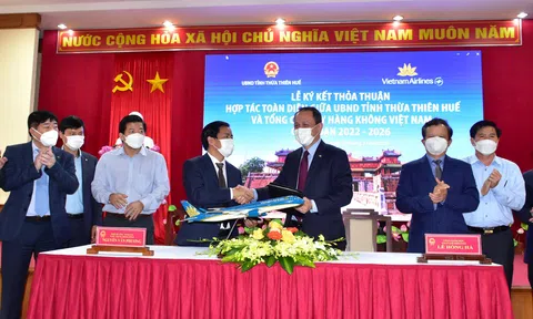 Thừa Thiên Huế và Vietnam Airlines ký kết hợp tác toàn diện, tăng cường quảng bá điểm đến du lịch
