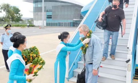 Đón khách quốc tế: Phải mở cánh cửa thật rộng và thật thoáng