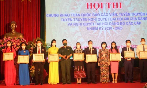 Cô giáo Nguyễn Thị Minh Thịnh đoạt Giải Nhì Hội thi báo cáo viên giỏi toàn quốc