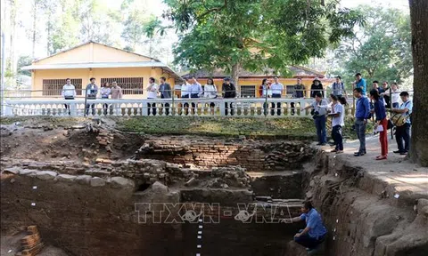 Công bố ấn phẩm Văn hóa Óc eo (An Giang) - Những phát hiện mới khảo cổ học