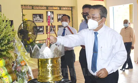 Quận 8 (TPHCM): Dâng hương tưởng niệm 42 năm ngày mất của Chủ tịch Tôn Đức Thắng