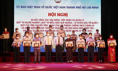 TPHCM - Tiếp nhận hơn 5.714 tỷ đồng để hỗ trợ chăm lo cho người dân