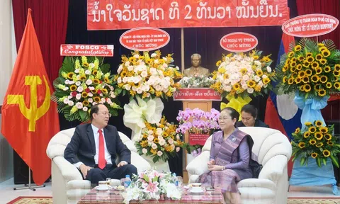 Lãnh đạo TPHCM chúc mừng Tết cổ truyền Bunpimay của Lào