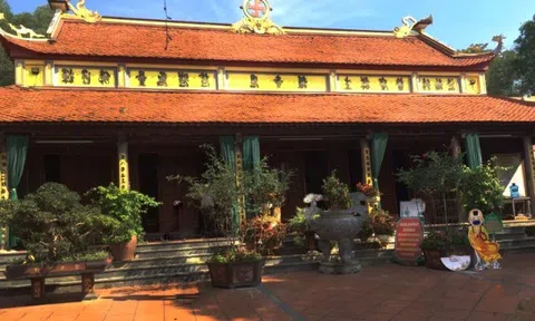 Ngôi chùa Báo Ân bên dòng Mã giang