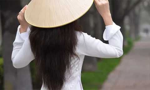 Một giọng thơ yêu đương và yêu thương