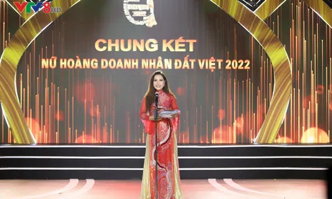 Th.s - Nhà báo Đặng Gia Bena rạng rỡ tại Angel Night Fashion Show