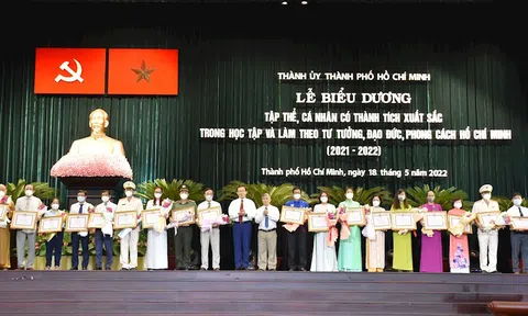 Xây dựng nếp nghĩ, lối sống, văn hóa ứng xử, làm nên những nét đặc trưng của người dân thành phố mang tên Bác