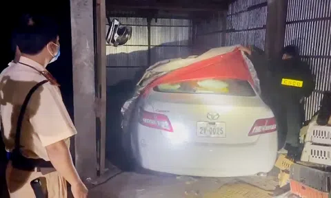 An Giang: Tiếp tục tạm giữ thêm xe ô tô Camry nghi vấn nhập lậu