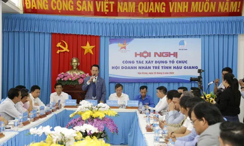 Hậu Giang: Hội Doanh nhân trẻ Việt Nam tặng 50 phần quà cho nạn nhân chất độc da cam trên địa bàn tỉnh