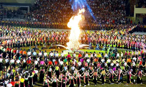 Lễ vinh danh “Nghệ thuật Xòe Thái” và Lễ hội Văn hóa, Du lịch Mường Lò, khám phá Danh thắng Ruộng bậc thang Mù Cang Chải năm 2022 sẽ diễn ra trong tháng 9