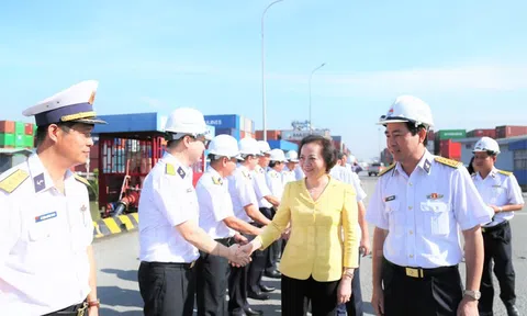 Bộ trưởng Bộ Nội vụ thăm và làm việc tại Tổng Công ty Tân Cảng Sài Gòn