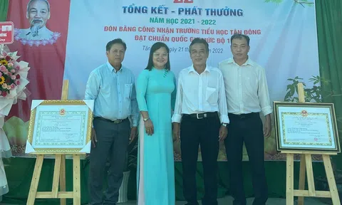 Trường Tiểu học Tân Đông đón nhận Bằng công nhận đạt chuẩn Quốc gia mức độ 1