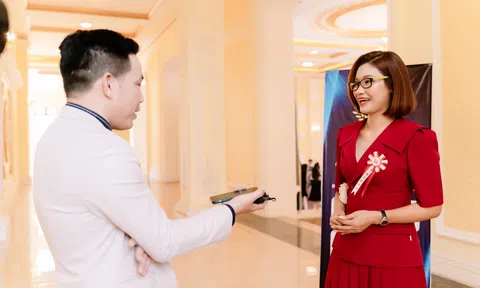 CEO Nguyễn Lan Dung và Công ty CP Sunpharma Quốc tế được vinh danh TOP 10 thương hiệu xuất sắc ba miền năm 2022