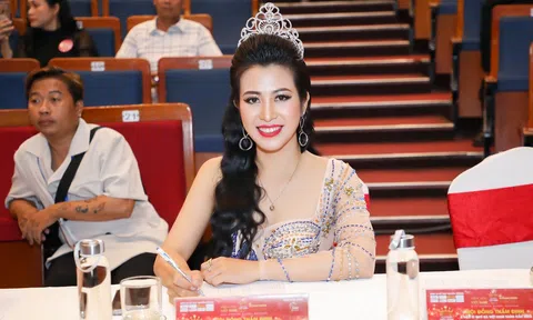 Á hậu Nguyễn Thị Lan Hương ngồi vị trí Ban thẩm định Chung kết Hoa hậu Doanh nhân Việt Nam Toàn cầu 2022